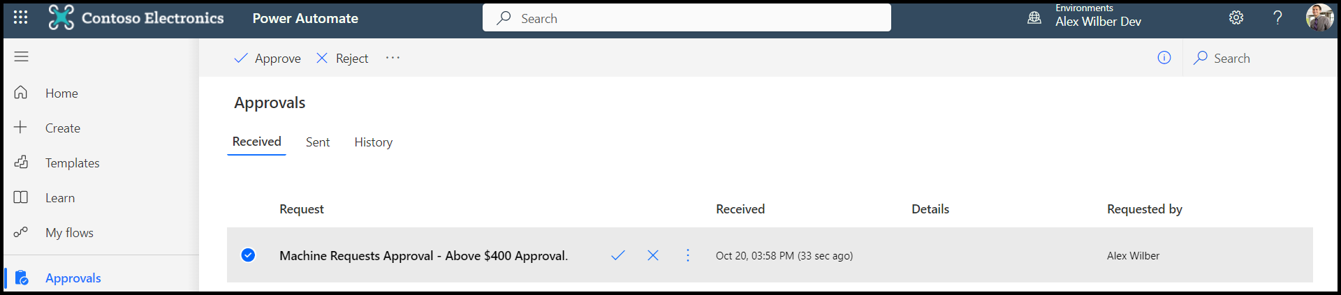 لقطة شاشة لطلب موافقات Power Automate لأكثر مِن 400 دولار أمريكي.