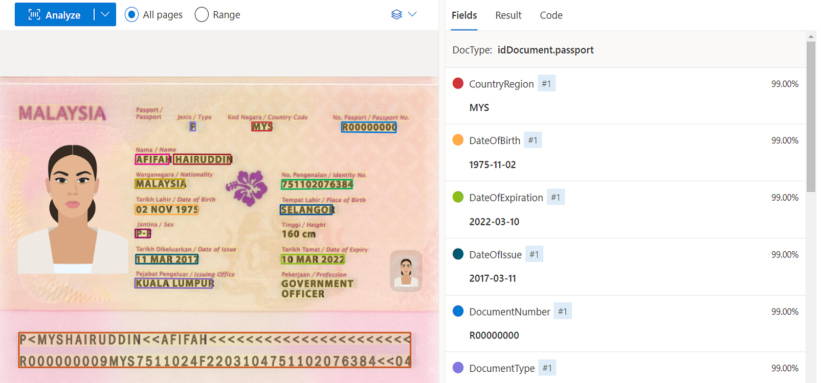 Captura de pantalla que muestra el análisis de modelos de documentos de identidad (ID) mediante Document Intelligence Studio.