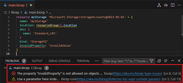 Recorte de pantalla del panel problemas de Bicep de Visual Studio Code.