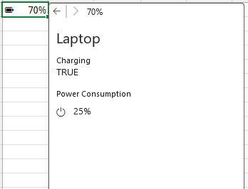 Valor de celda en Excel que muestra la carga de la batería en el 70 %, y la tarjeta de tipo de datos que muestra la entidad de portátil anidada con valores de propiedad de carga y consumo de energía.