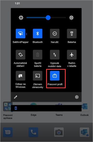 Snímek obrazovky s ikonou aktivovaného pracovního profilu v rychlém nastavení zařízení Surface Duo