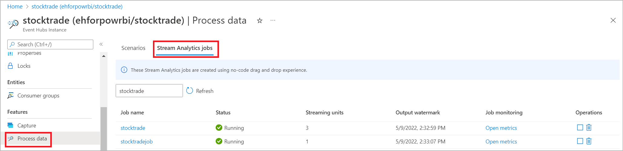 Snímek obrazovky s kartou Úlohy Stream Analytics, kde vidíte stav spuštěných úloh