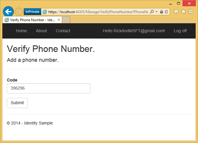 Snímek obrazovky se stránkou aplikace A S P dot NET Add Phone Number (Přidat telefonní číslo) zobrazující vstupní panel vyplněný ukázkovým ověřovacím kódem a pod ním tlačítko Odeslat