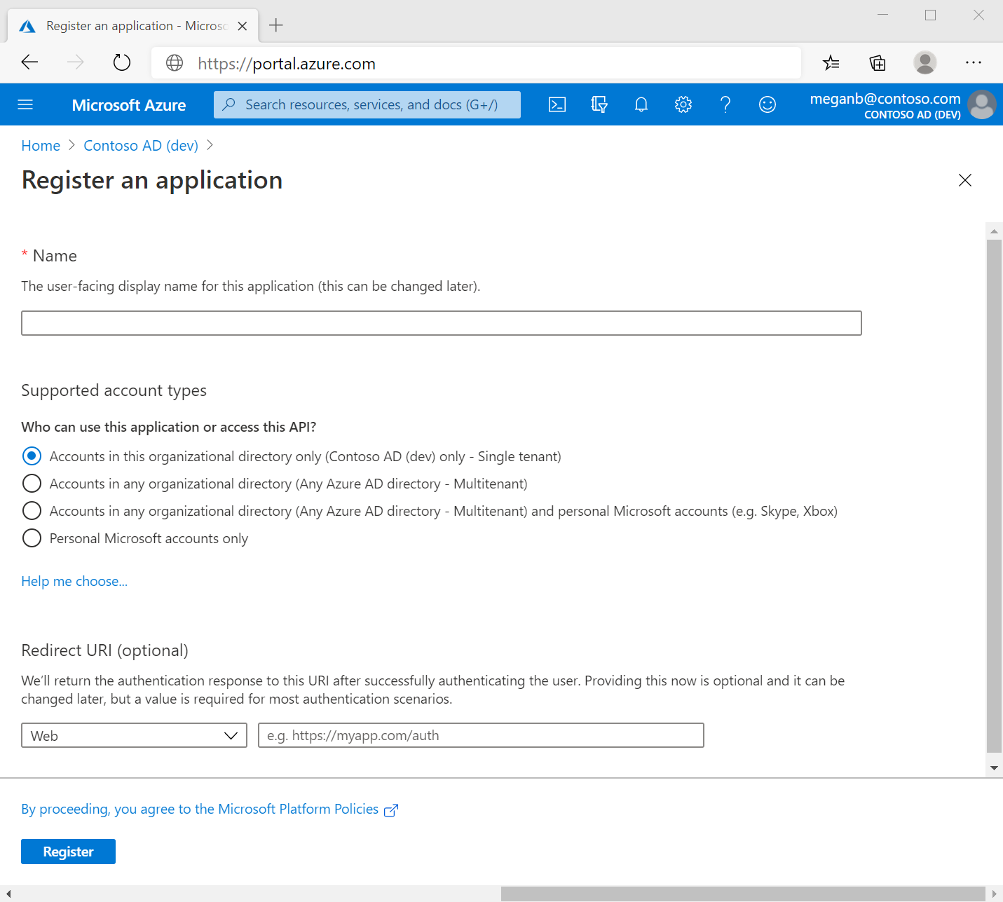 Snímek obrazovky Azure Portal ve webovém prohlížeči s podoknem Zaregistrovat aplikaci