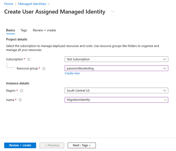 Snímek obrazovky znázorňující, jak vytvořit spravovanou identitu pomocí webu Azure Portal