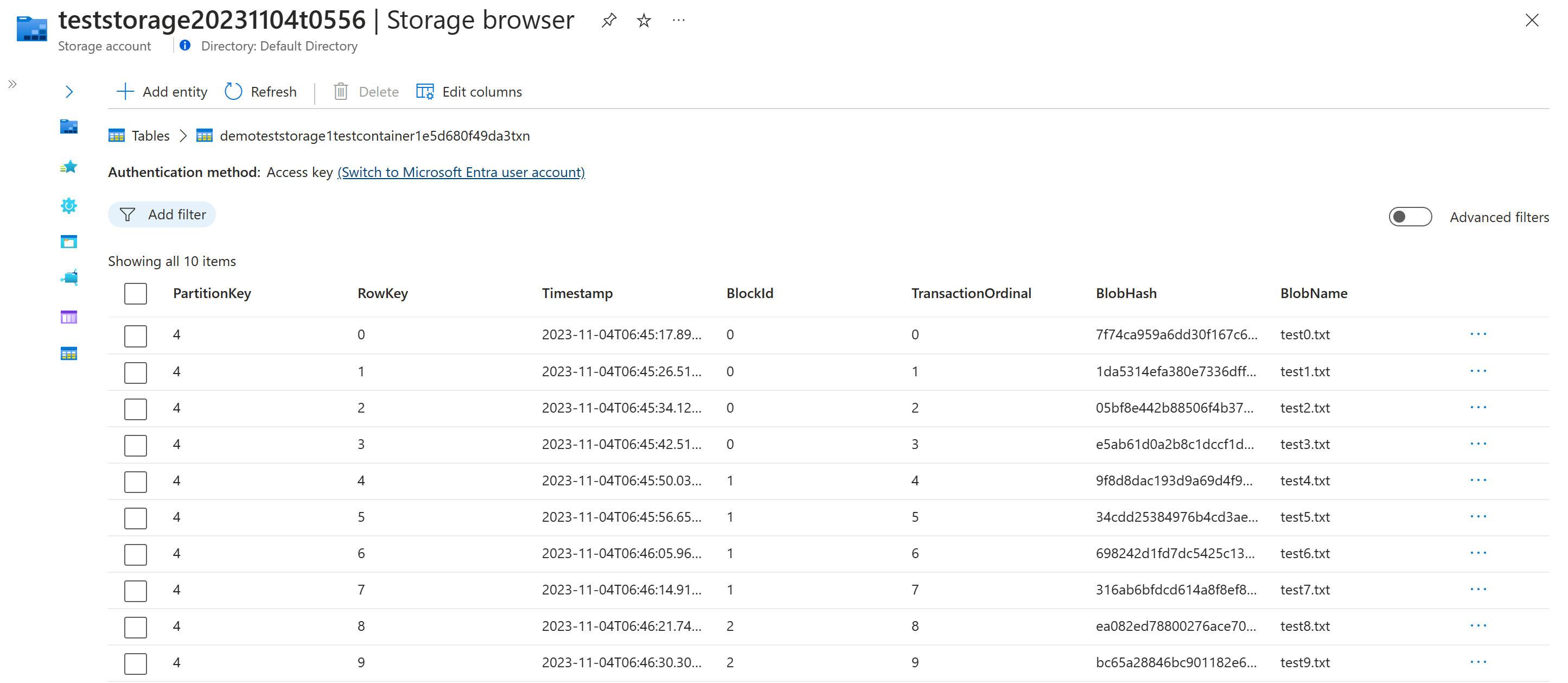 Snímek obrazovky webu Azure Portal ve webovém prohlížeči zobrazující tabulku transakcí, ve které jsou uloženy hodnoty hash objektů blob