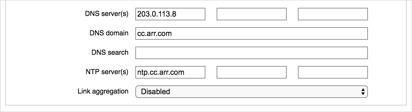 Podrobnosti oddílu konfigurace DNS/NTP se třemi poli pro servery DNS, poli pro doménu DNS a vyhledávání DNS, třemi poli pro servery NTP a rozevírací nabídkou pro možnosti agregace odkazů