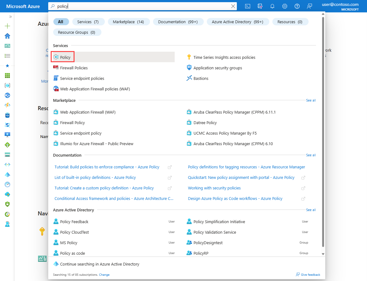 Screenshot: Nach der Richtlinie im Azure-Portal suchen.
