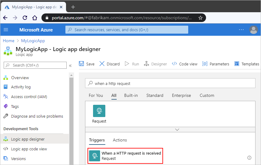 Screenshot von Azure-Portal und mehrinstanzenfähigem Designer mit „Beim Empfang einer HTTP-Anforderung“ im Suchfeld und ausgewähltem Anforderungstrigger