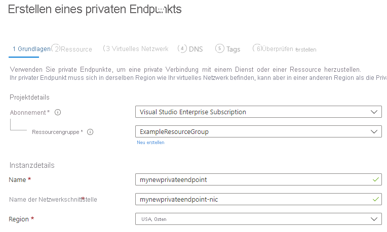 Screenshot: Angeben der Projekt- und Instanzdetails für einen neuen privaten Endpunkt