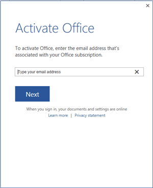 Office-Aktivierungsbildschirm, auf dem der Benutzer aufgefordert wird, seine E-Mail-Adresse einzugeben, die dem Office-Abonnement zugeordnet ist.