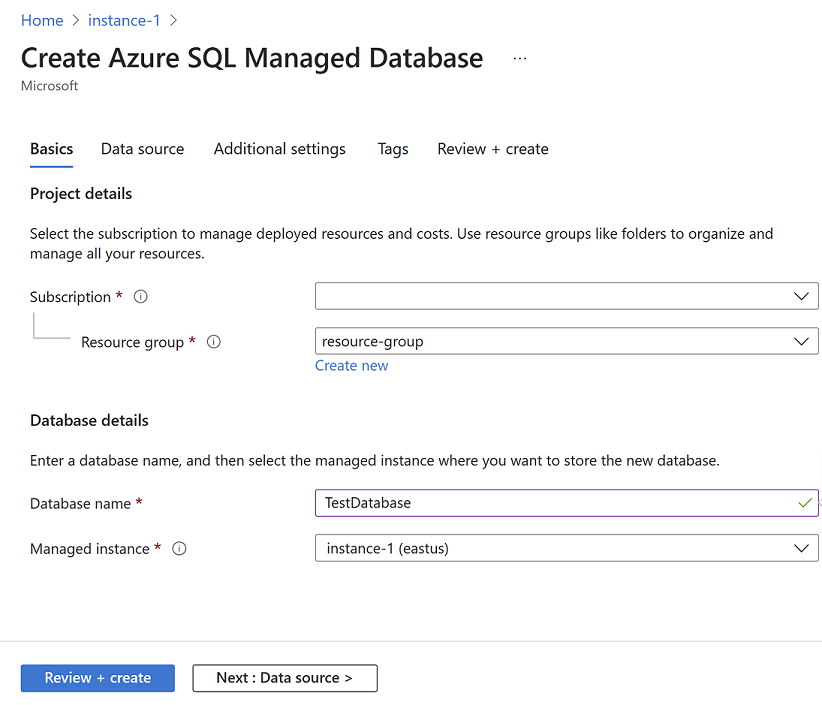 Screenshot des Azure-Portals mit der Registerkarte „Grundlagen“ der Seite „Azure SQL verwaltete Datenbank erstellen“.