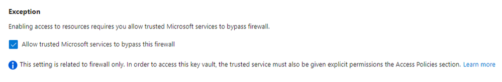 Screenshot der Azure- Firewallkonfiguration mit der Option „Vertrauenswürdigen Microsoft-Diensten erlauben, diese Firewall zu umgehen“.