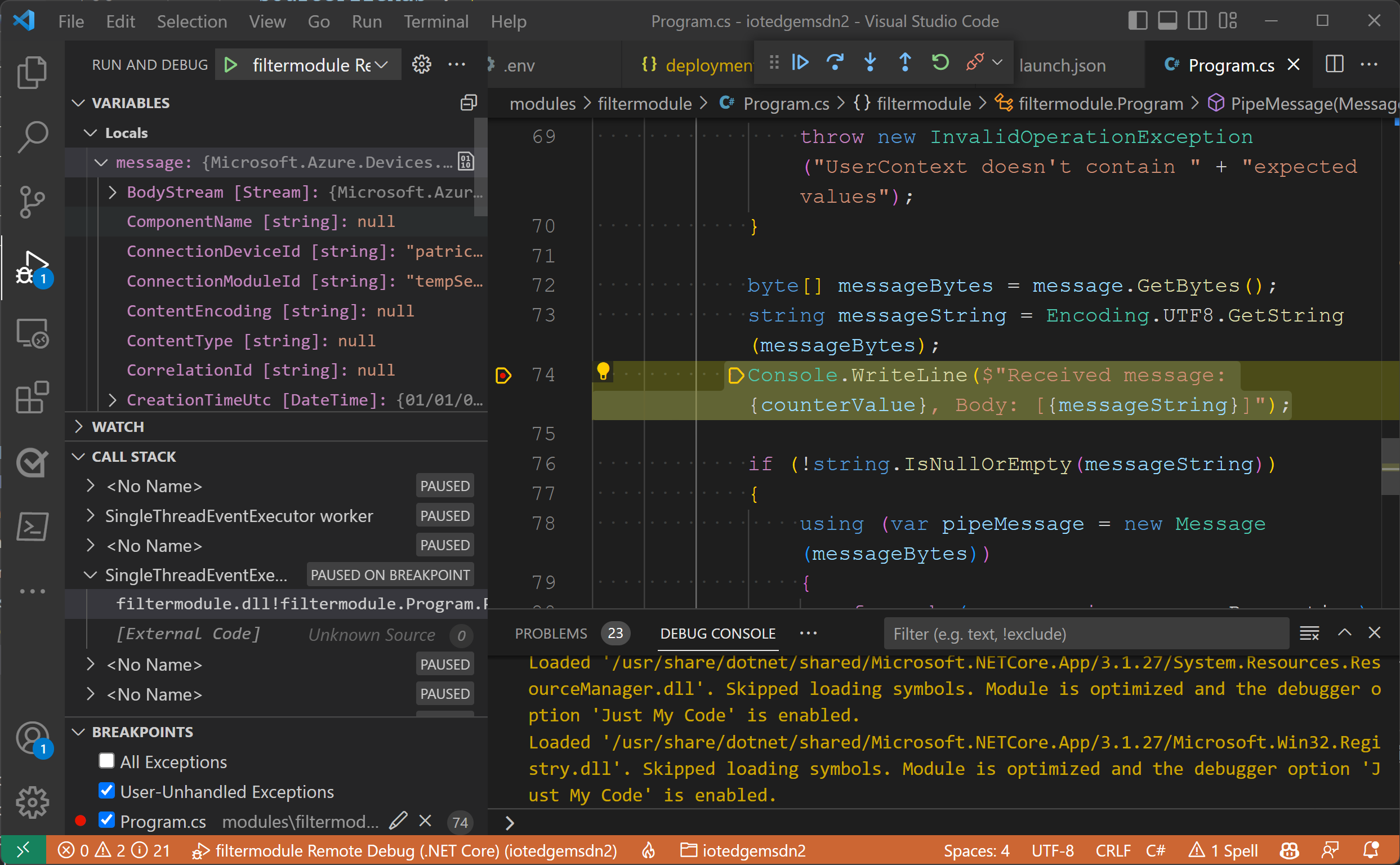 Screenshot der Unterbrechung beim Anfügen von Visual Studio Code an einen Docker-Container an einem Breakpoint