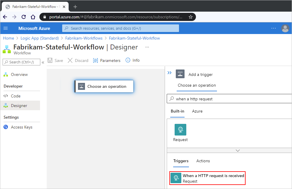 Screenshot von Azure-Portal und einzelinstanzfähigem Designer mit „Beim Empfang einer HTTP-Anforderung“ im Suchfeld und ausgewähltem Anforderungstrigger