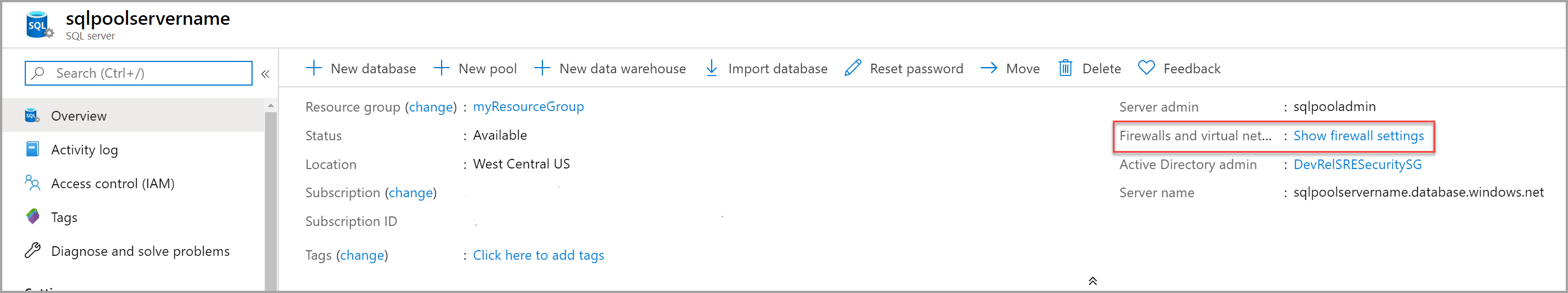 Screenshot des Azure-Portal mit Servereinstellungen und „Firewalleinstellungen anzeigen“