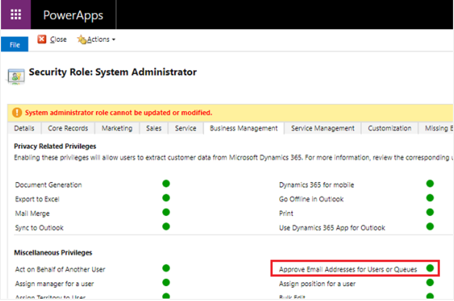 Screenshot des Hinzufügens genehmigter E-Mail-Adressen im Power Platform Admin Center.