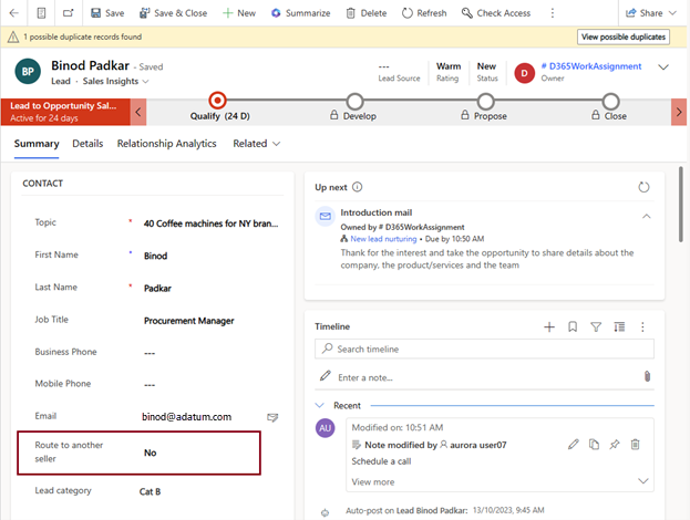 Screenshot, der das Hinzufügen des benutzerdefinierten Felds zum Lead-Formular zeigt.