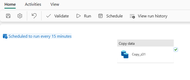 Screenshot: Pipeline mit einem konfigurierten Zeitplan für die Ausführung alle 15&nbsp;Minuten.