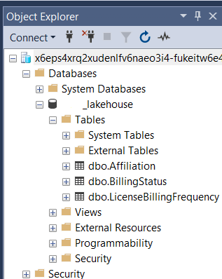 Screenshot, der zeigt, wo der Name des verbundenen Servers im Bereich Objekt-Explorer angezeigt wird.