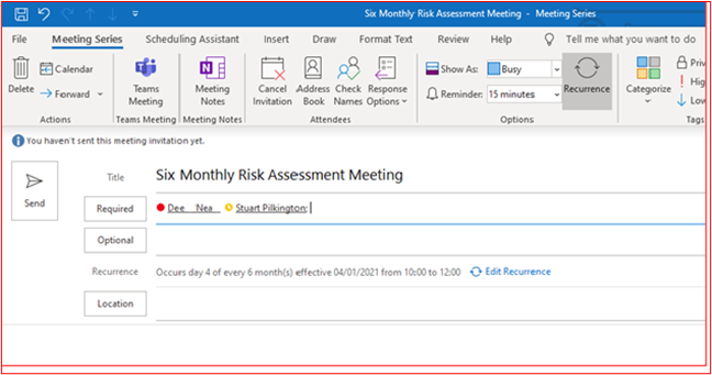 Der Screenshot zeigt eine Risikobewertungsbesprechung, die alle sechs Monate geplant ist.