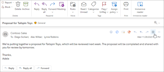 Ein Nachrichtenfenster in Outlook im Web, in dem die Option Apps ausgewählt ist.