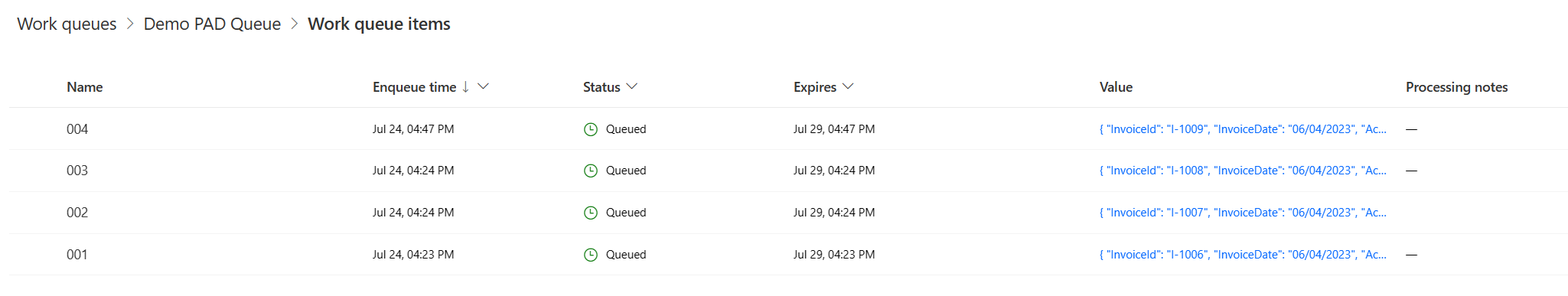 Screenshot der Arbeitswarteschlangenelemente, die zur Verarbeitung im Power Automate Desktop verfügbar sind.
