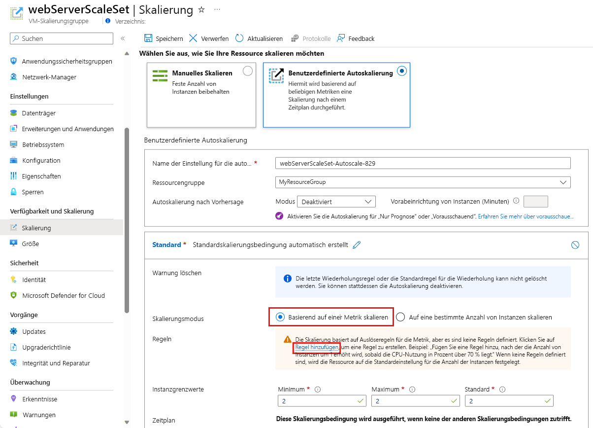 Screenshot der Seite der VM-Skalierungsgruppe mit einer Legende und der Option „Basierend auf einer Metrik skalieren“ sowie dem Link „Regel hinzufügen“