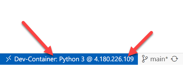 Screenshot der Remoteanzeige in Visual Studio Code, die einen Dev-Container zeigt, der an einer Remote-SSH-Adresse ausgeführt wird.