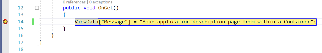 Screenshot, der einen Teil des Codes für „Index.cshtml.cs“ in Visual Studio zeigt, wobei links von einer gelb hervorgehobenen Codezeile ein Haltepunkt festgelegt ist.