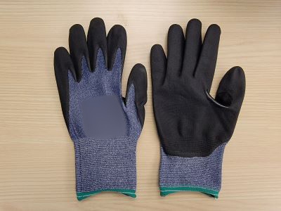 Gray/Black A3 Cut Resistant Gloves