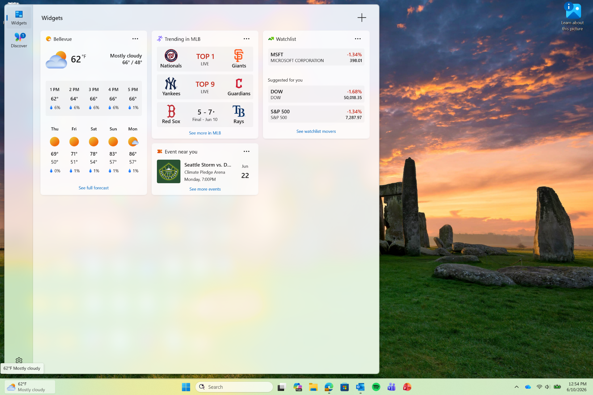 UI showing a quieter Widgets experience with simplified default content, reduced alerts, and updated taskbar badge behavior