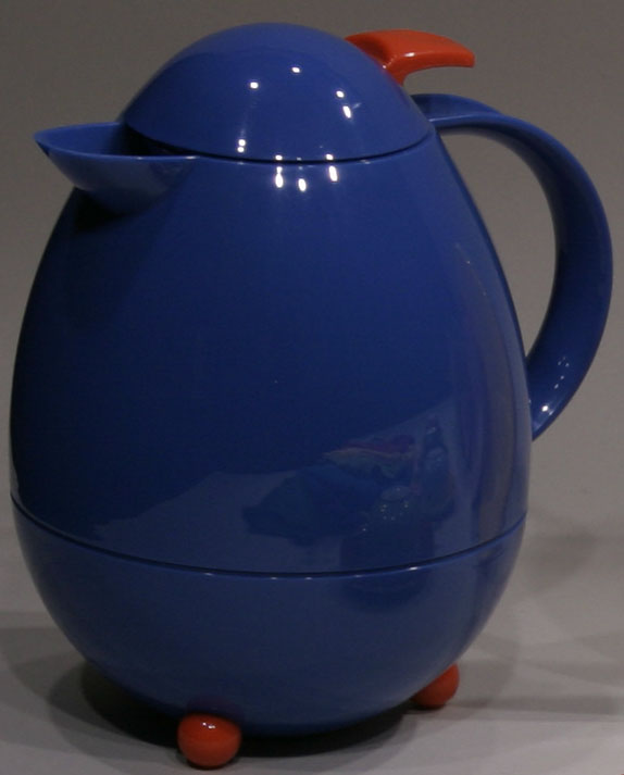 Shows an original image of a teapot.