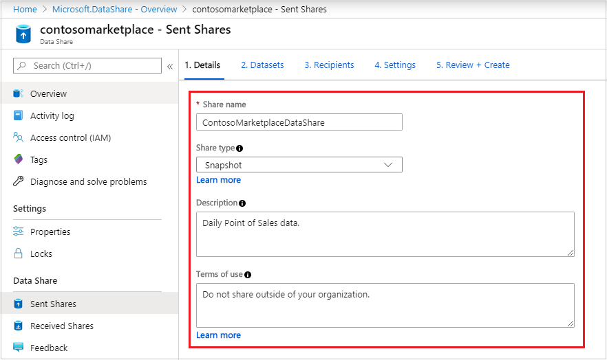 Captura de pantalla de la página de creación de recursos compartidos en Azure&nbsp;Data&nbsp;Share, en la que se muestra el nombre del recurso compartido, el tipo, la descripción y las condiciones de uso rellenados.