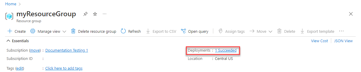 Captura de pantalla de Azure Portal que muestra el estado de implementación en la sección Essentials del grupo de recursos.