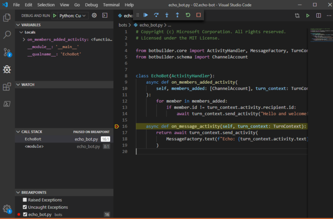 Captura de pantalla de un bot de Python en Visual Studio Code, en pausa en un punto de interrupción.