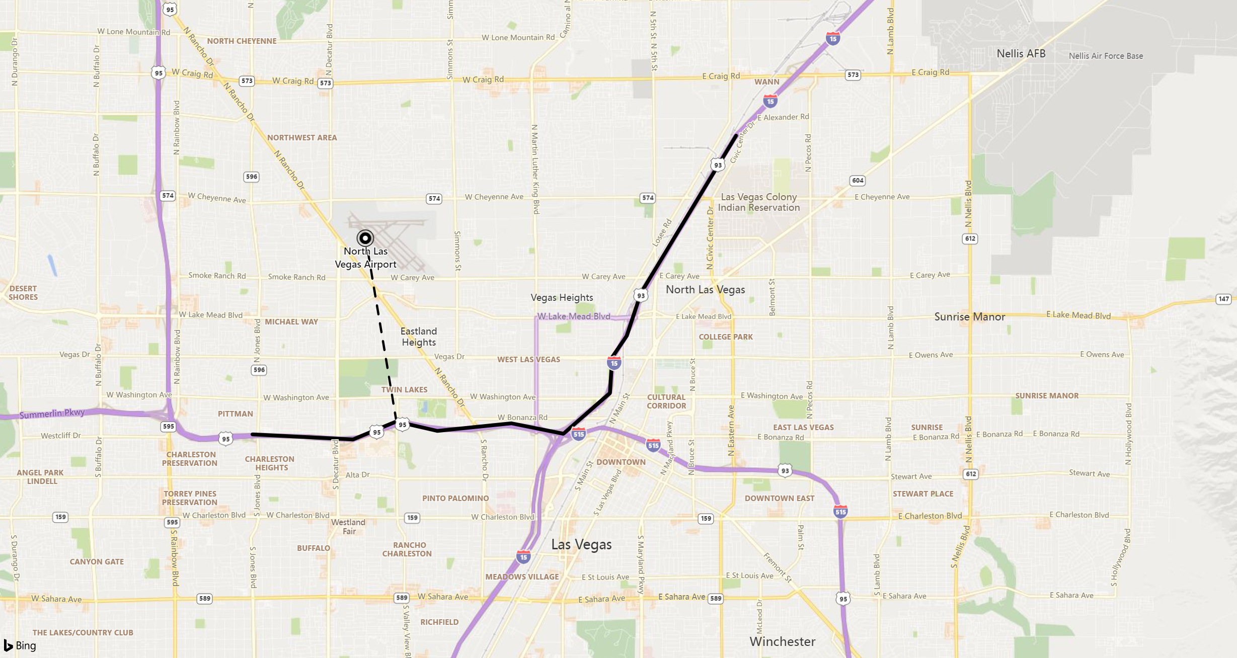 Captura de pantalla de un mapa que muestra la distancia entre el aeropuerto norte de Las Vegas y una carretera específica.
