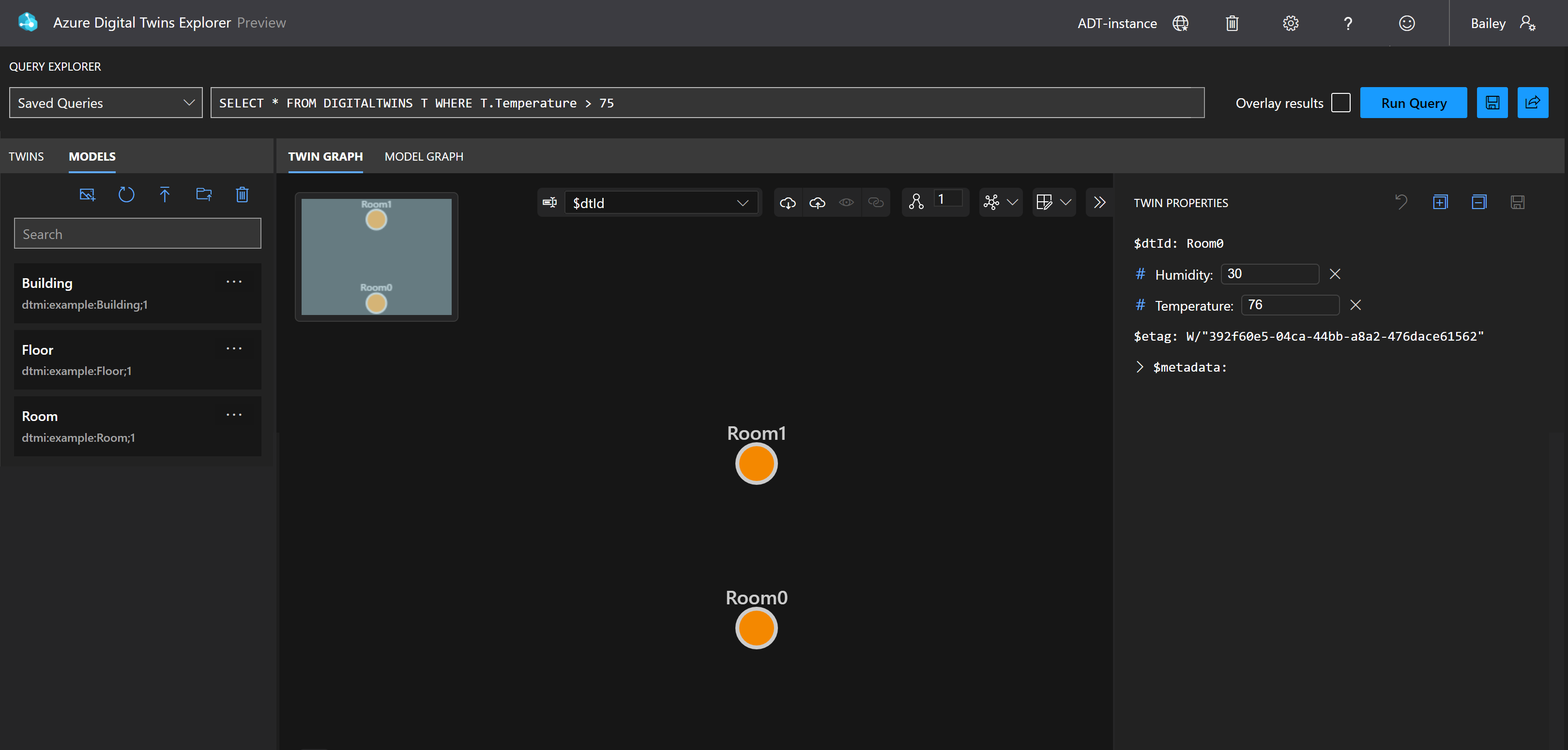 Captura de pantalla de Azure Digital Twins Explorer con los resultados de la consulta de propiedades, que muestra Room0 y Room1.