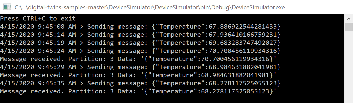 Captura de pantalla de la salida de la consola del simulador de dispositivos que muestra los datos de telemetría de temperatura que se enviarán.
