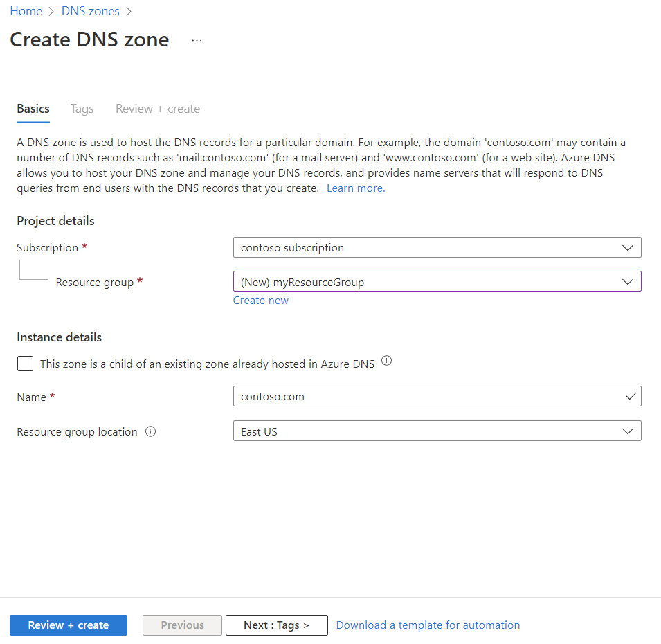 Captura de pantalla de la página Crear zona DNS que muestra la configuración usada en este tutorial para crear una zona DNS primaria.