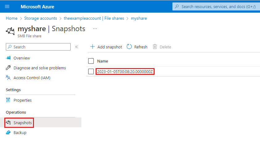 Captura de pantalla en la que se muestra cómo buscar el nombre y la marca de tiempo de una instantánea de recurso compartido de archivos en Azure Portal.