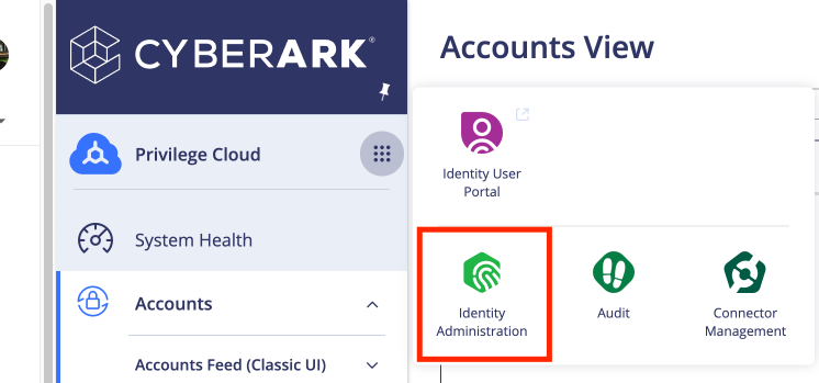 Captura de pantalla que muestra una sección del portal de identidades de CyberArk con La administración de identidades resaltada.