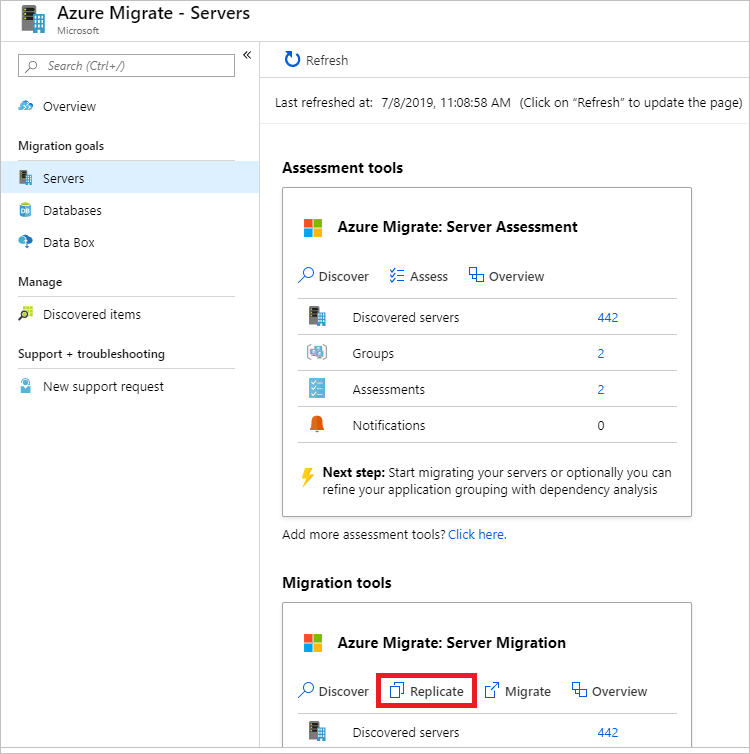 Captura de la pantalla Servidores de Azure Migrate que muestra el botón Replicar seleccionado en Azure Migrate: Server Migration en Herramientas de migración.