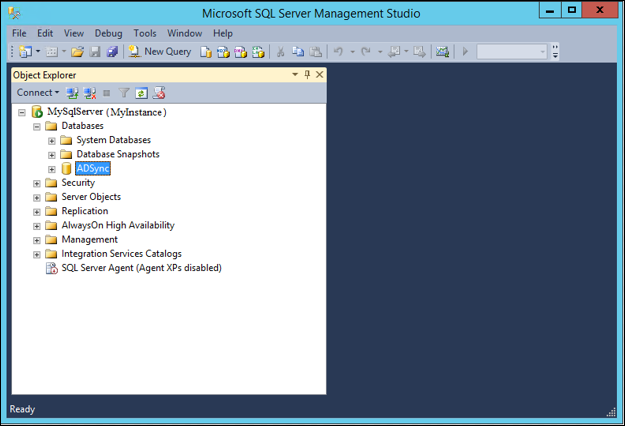 Captura de pantalla que muestra Microsoft&nbsp;SQL Server Management Studio. ADSync está seleccionado.