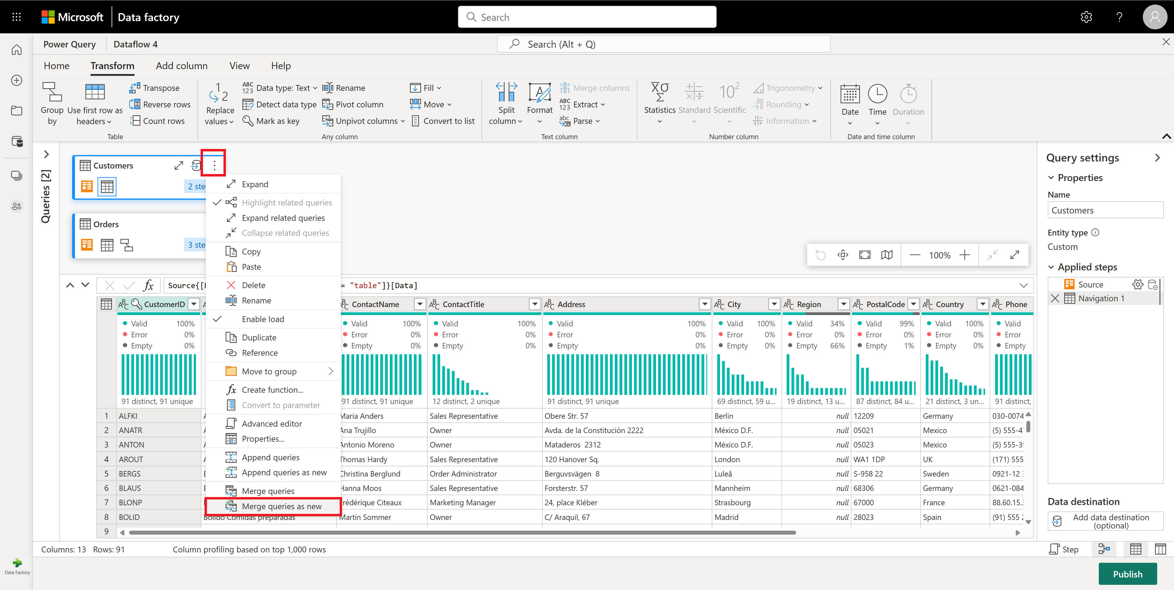 Captura de pantalla del editor de flujo de datos, con los puntos suspensivos verticales de la tabla Customers y Combinar consultas como una nueva resaltado.