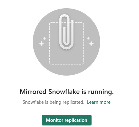 Captura de pantalla del portal de Fabric en la que se muestra que se está ejecutando la instancia de Snowflake reflejada. El botón Supervisar creación de reflejo está visible.