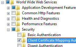 Captura de pantalla del panel Internet Information Services expandido y Autenticación de asignación de certificados de cliente resaltada.