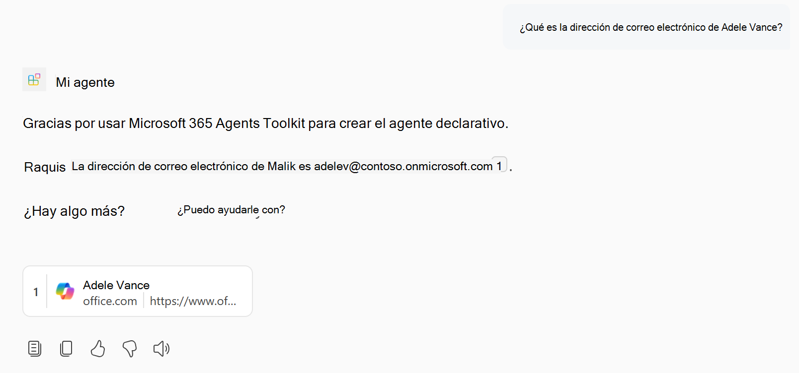 Captura de pantalla que muestra una respuesta del agente declarativo que contiene conocimientos de personas