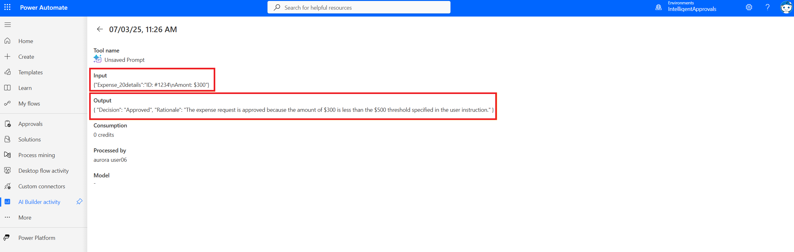 Captura de pantalla de la sección de salida de la actividad del constructor de indicaciones, que muestra la decisión y la justificación en formato JSON para una ejecución de una etapa de IA.