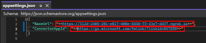 Captura de pantalla de Visual Studio con BaseUrl y el identificador del conector resaltados en rojo después del reemplazo de la información necesaria.